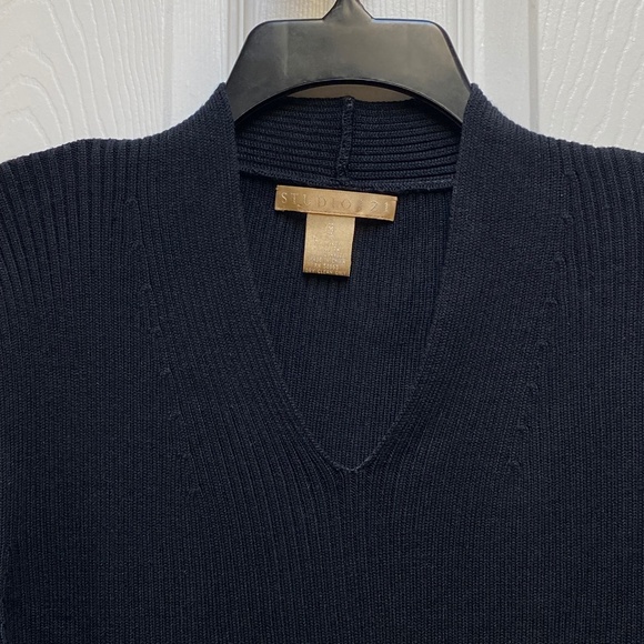 Studio 121 Black V Neck Sweater. - Picture 4 of 4